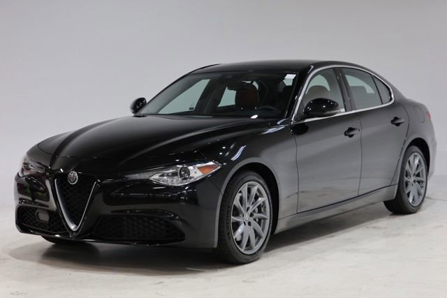 Used 2020 Alfa Romeo Giulia AWD w/ Cold Weather Package image 3