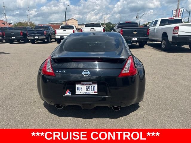 Used 2010 Nissan 370Z Touring w/ Sport Pkg RWD image 4