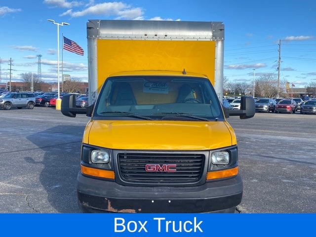 Used 2017 GMC Savana 3500 Extended image 2