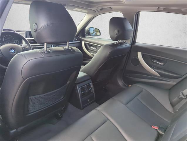 Used 2018 BMW 320i Sedan w/ Convenience Package image 19