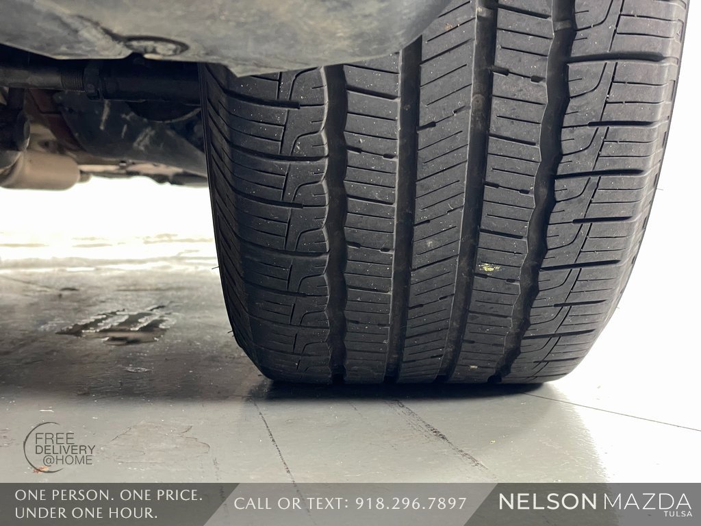 Used 2015 Dodge Challenger SXT image 10