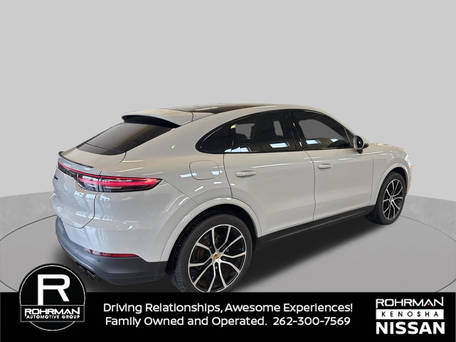 Used 2022 Porsche Cayenne Platinum Edition AWD/4WD image 5