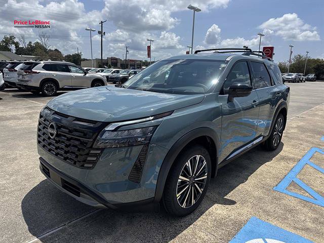 New 2026 Nissan Pathfinder Platinum FWD image 3