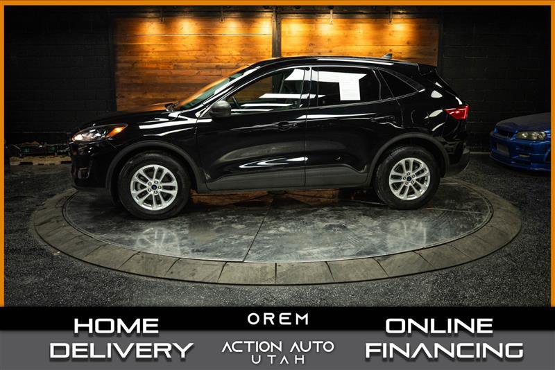 Used 2022 Ford Escape SE w/ Cold Weather Package image 1