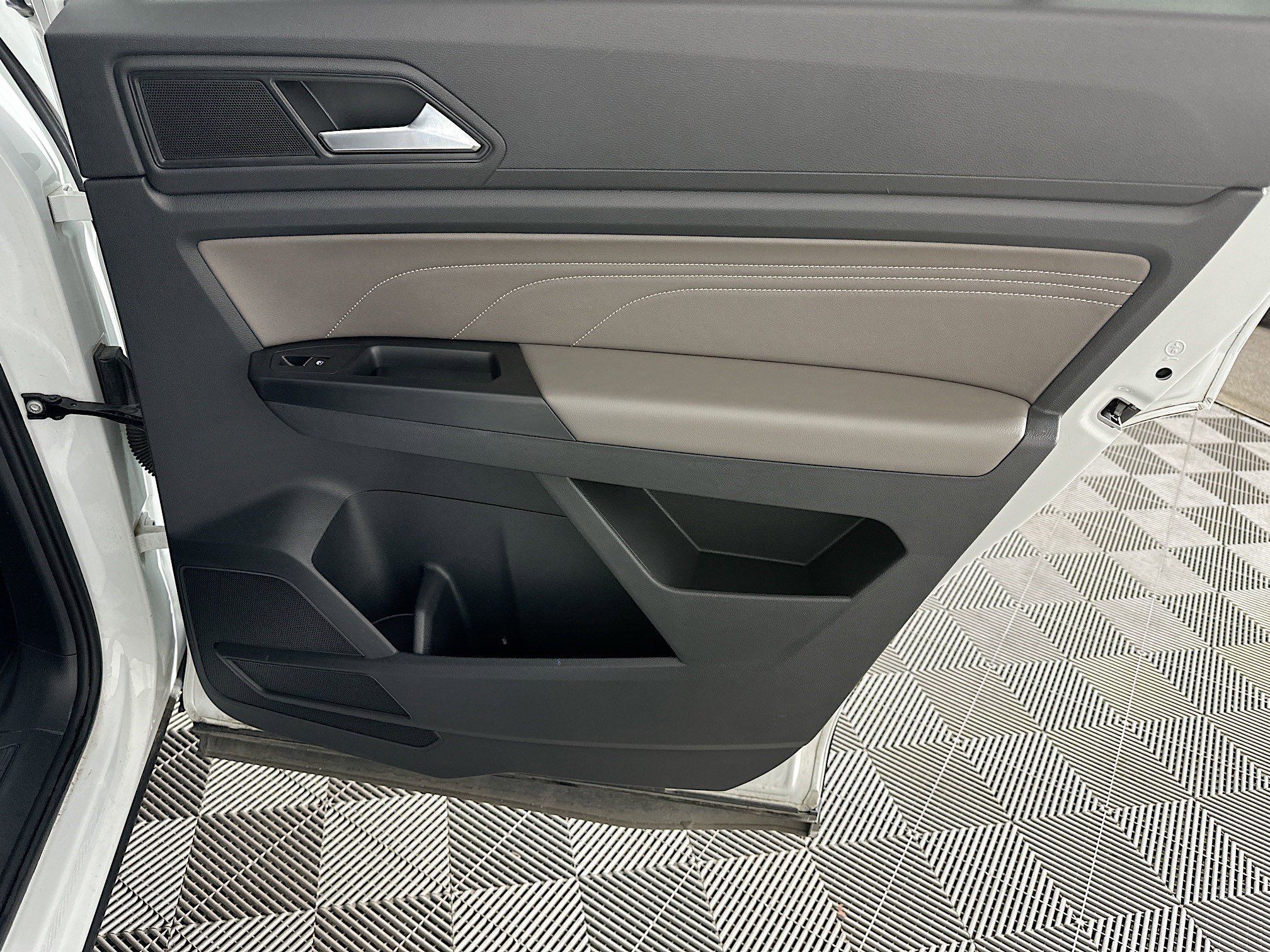 Used 2021 Volkswagen Atlas Cross Sport SEL w/ Cross Sport MDO Package image 30