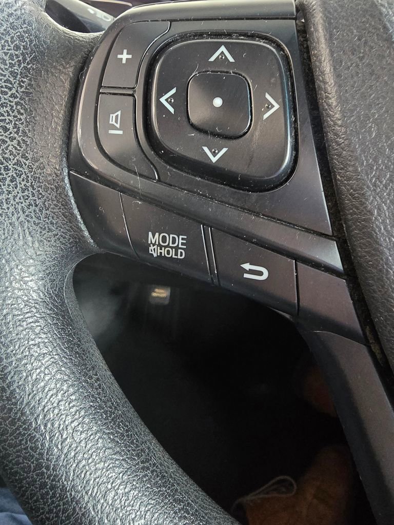 Used 2015 Toyota Camry LE image 21