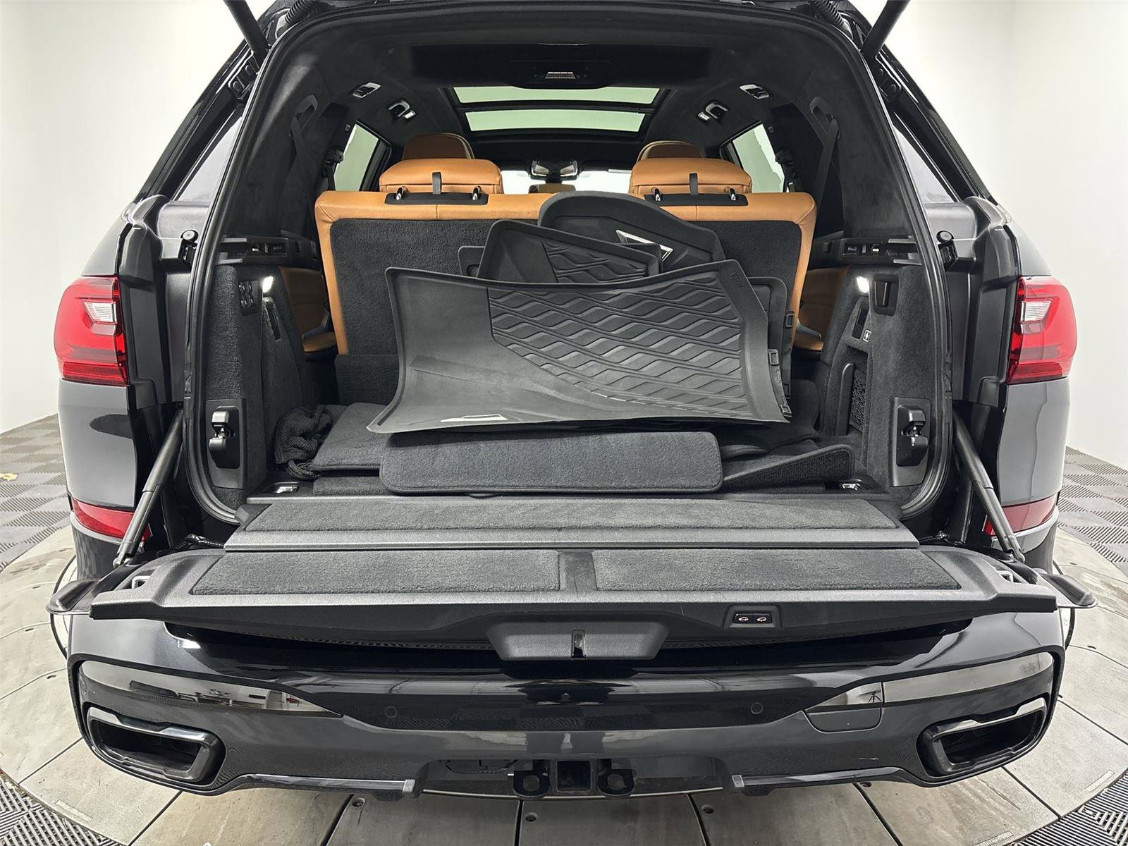 Used 2021 BMW X7 M50i AWD/4WD image 21
