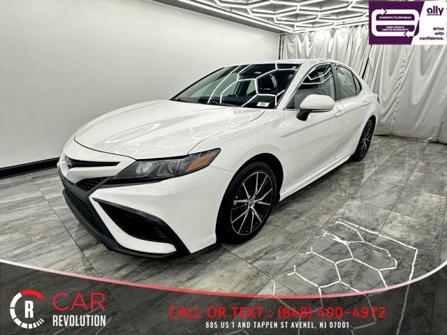 Used 2022 Toyota Camry SE FWD image 3