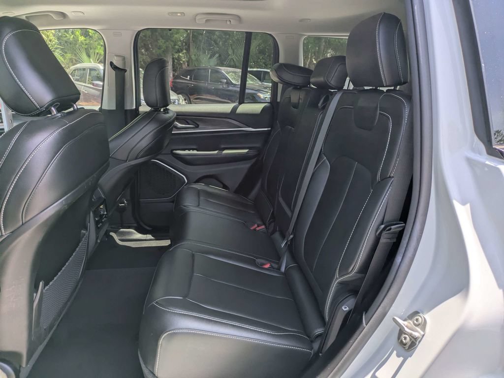 Used 2023 Jeep Grand Cherokee 4WD 4xe image 14