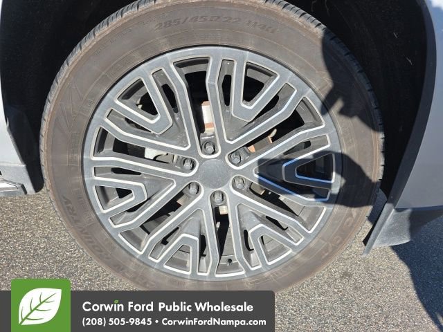 Used 2016 Cadillac Escalade ESV 4WD image 6