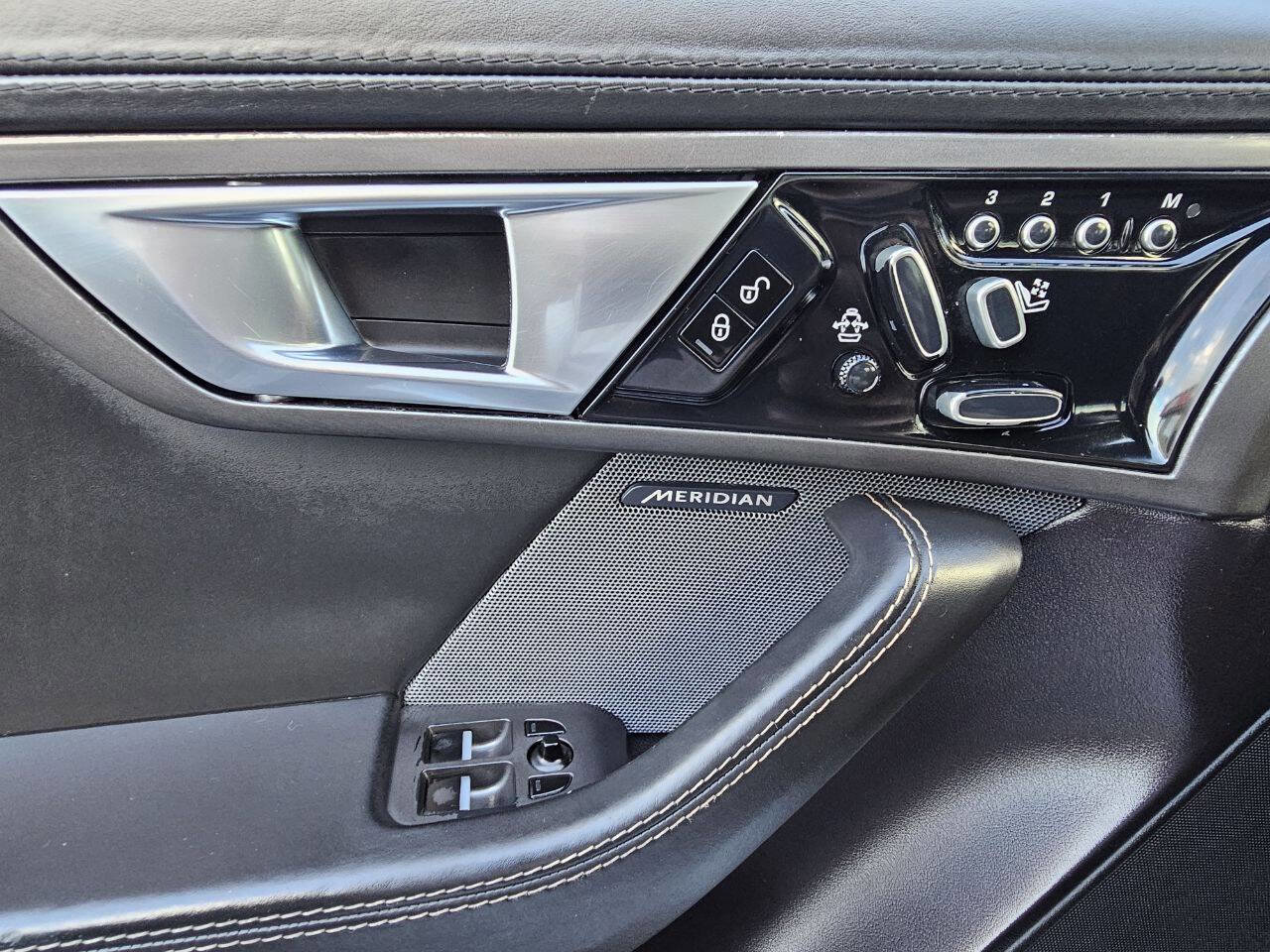 Used 2014 Jaguar F-TYPE S image 25