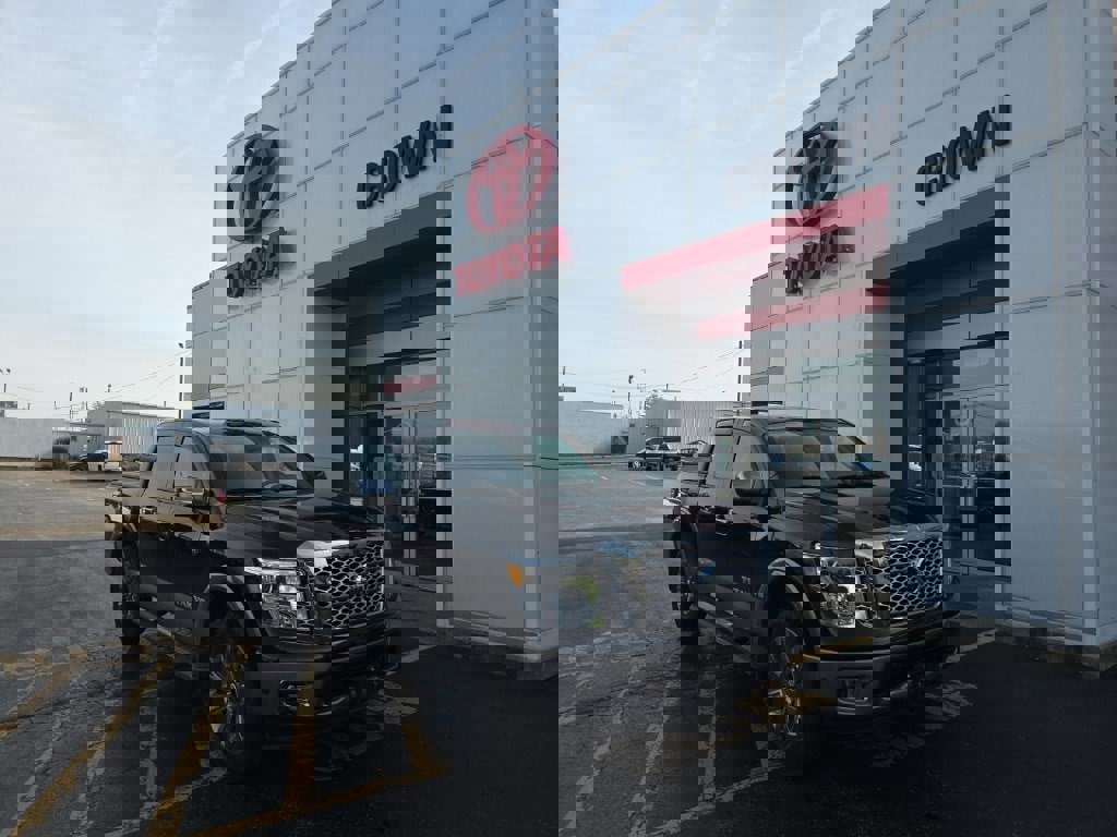 Used 2019 Nissan Titan Platinum Reserve w/ Platinum Utility Package image 1