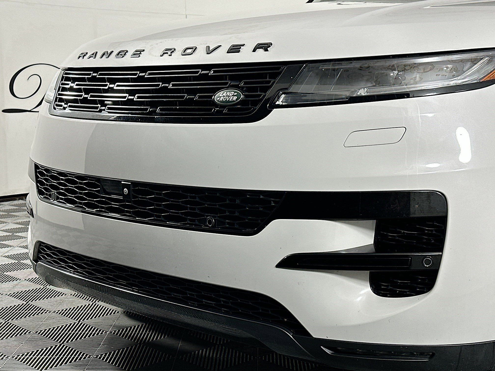 Used 2025 Land Rover Range Rover Sport SE AWD/4WD image 34