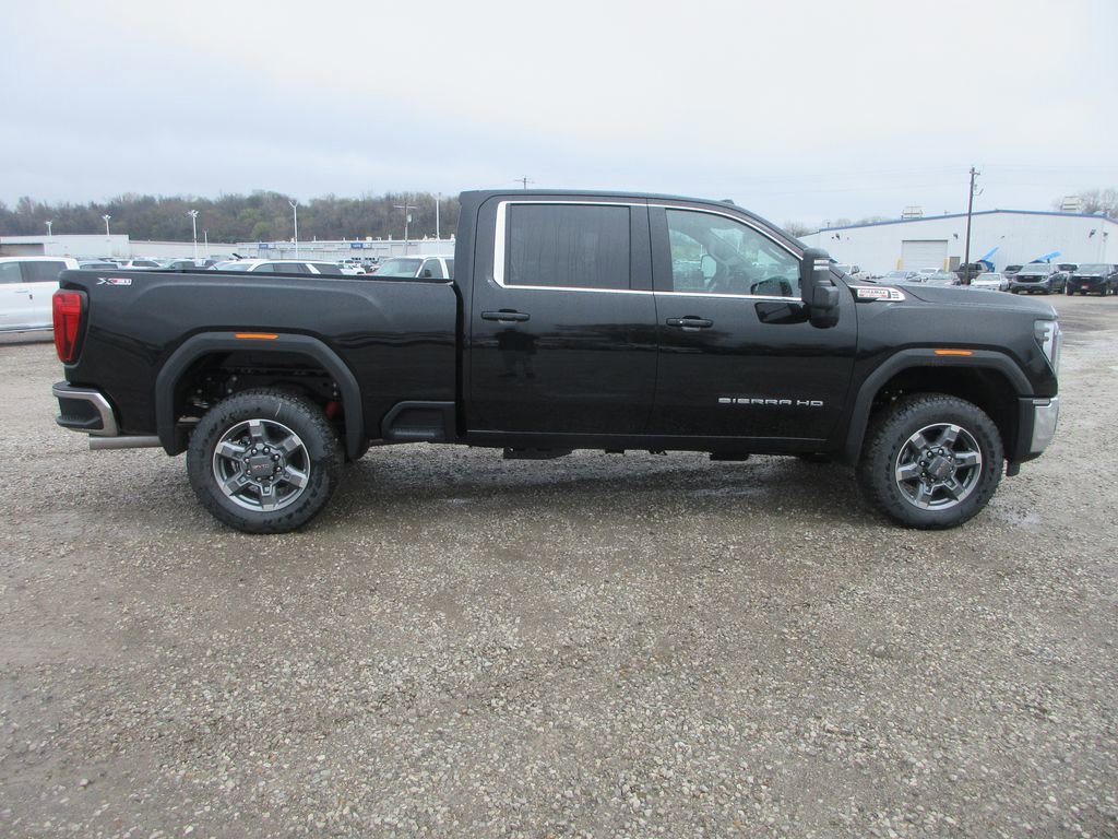 New 2026 GMC Sierra 3500 SLE image 3