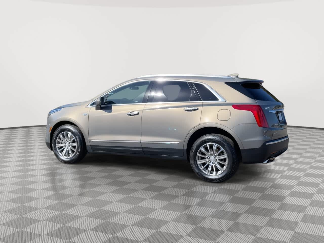 Used 2018 Cadillac XT5 Luxury AWD/4WD image 6