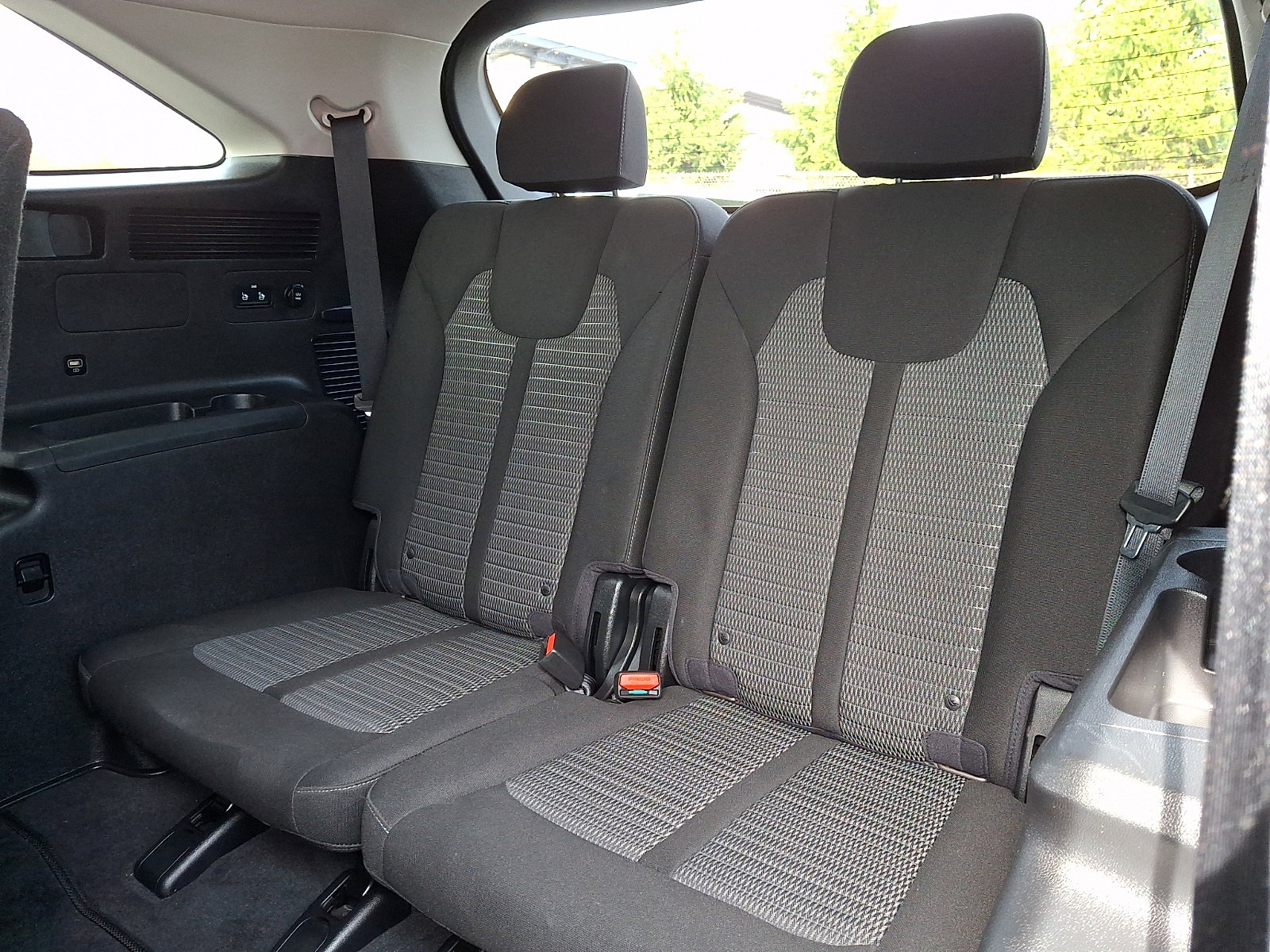 Used 2021 Kia Sorento LX image 11