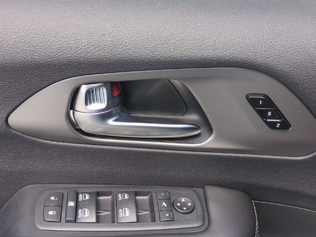 New 2027 Chrysler Pacifica Limited w/ Family Tech Group FWD image 13