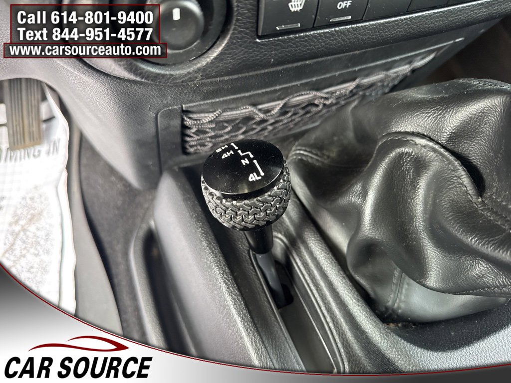 Used 2014 Jeep Wrangler Unlimited Sahara image 23