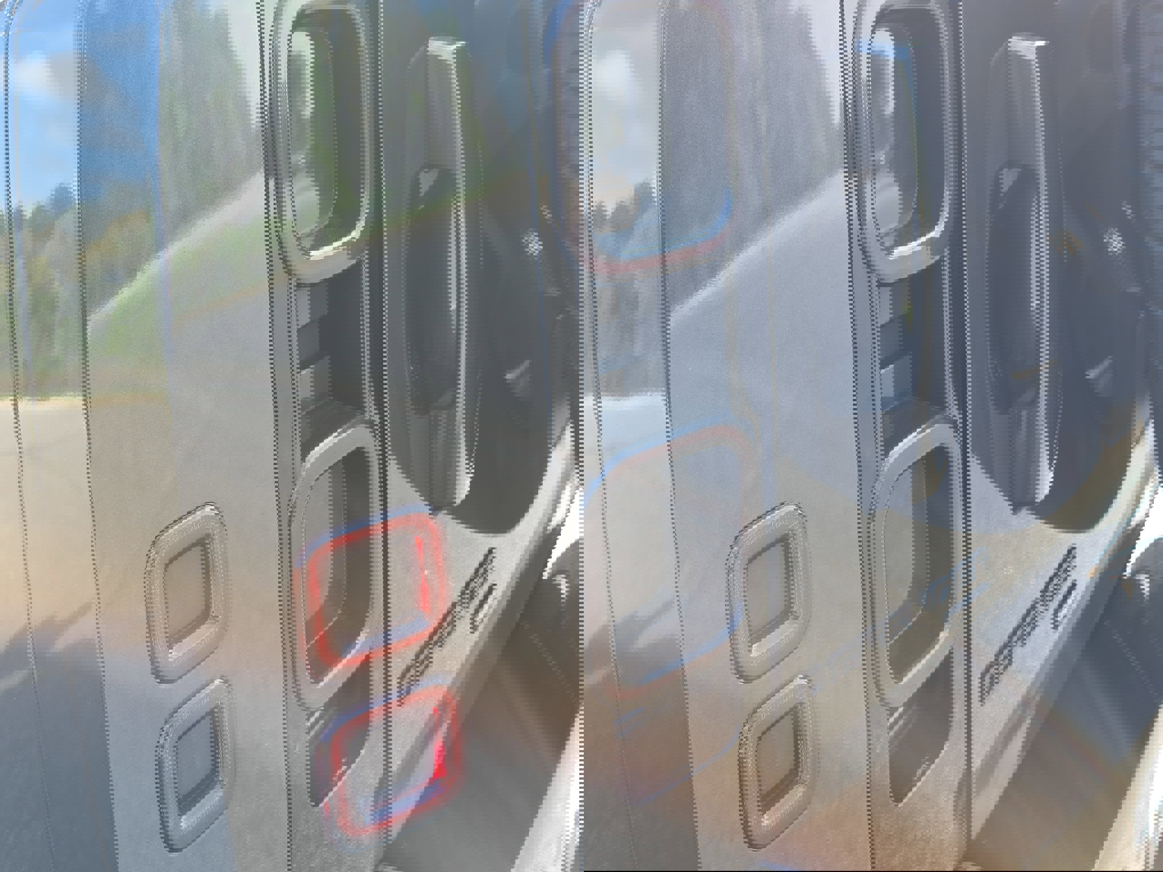 Certified 2022 Land Rover Defender 110 X-Dynamic HSE image 33