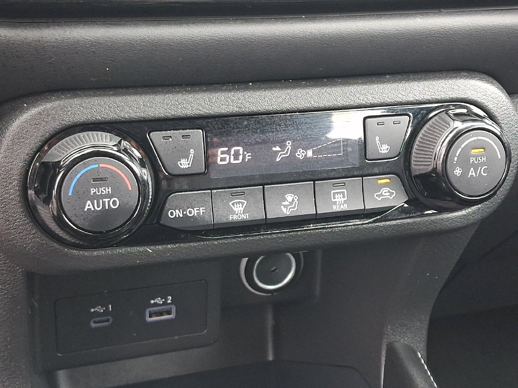 Certified 2023 Nissan Kicks SR w/ SR Premium Package FWD image 16