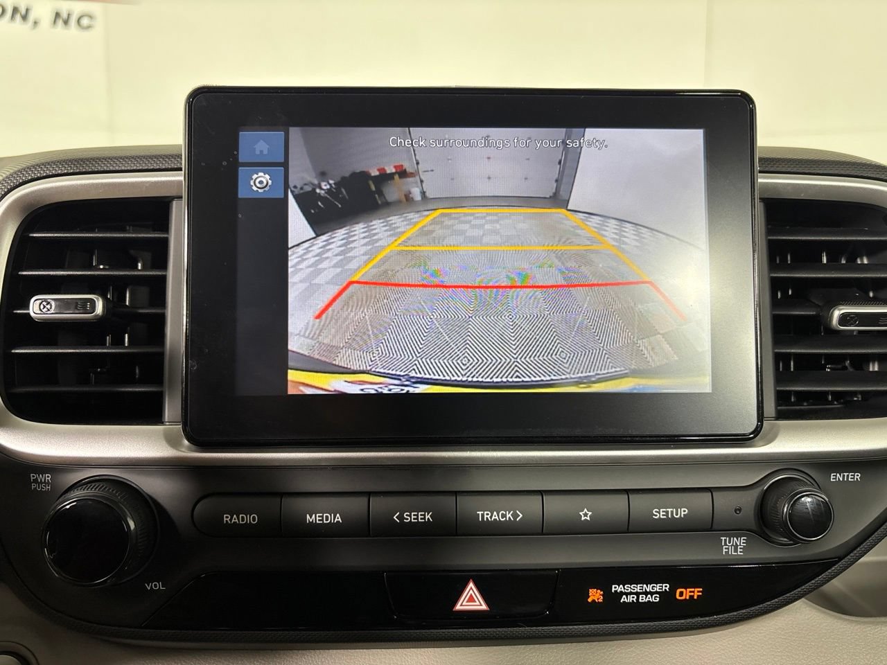 Used 2025 Hyundai Venue SEL FWD image 19