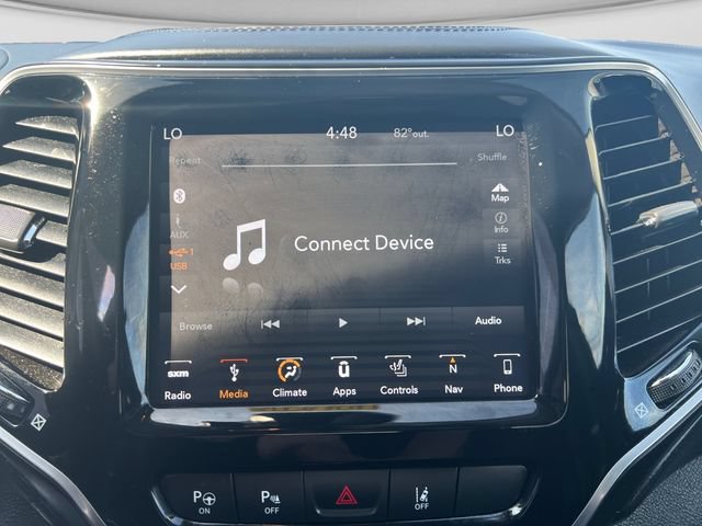Used 2019 Jeep Cherokee Overland w/ Technology Group AWD/4WD image 31
