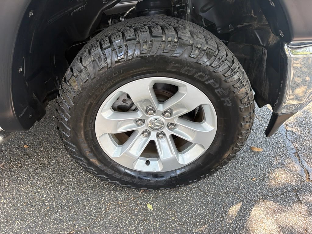 Used 2022 RAM 1500 Laramie AWD/4WD image 9