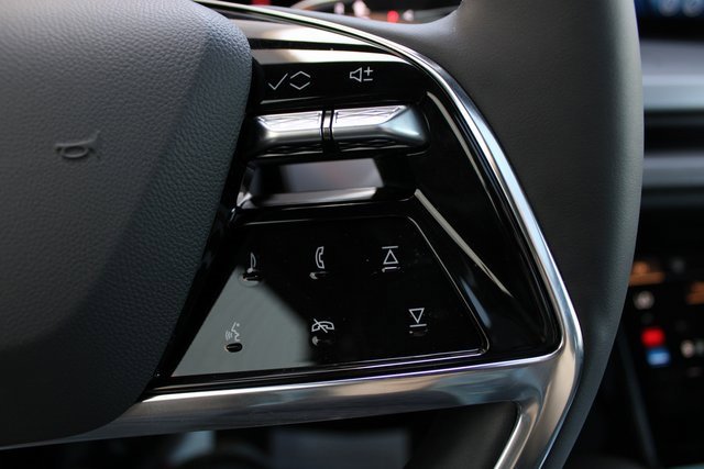 New 2026 Cadillac Vistiq Luxury image 25