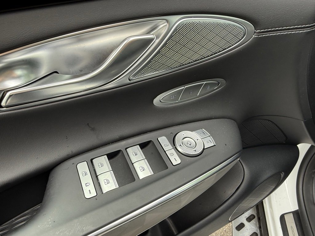 Used 2025 Genesis GV70 3.5T Sport w/ Sport Advanced Package image 24