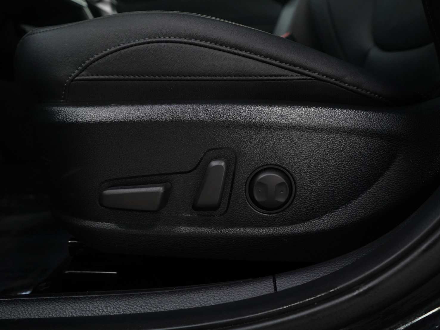 Used 2023 Kia Seltos SX w/ SX Sunroof Package image 24