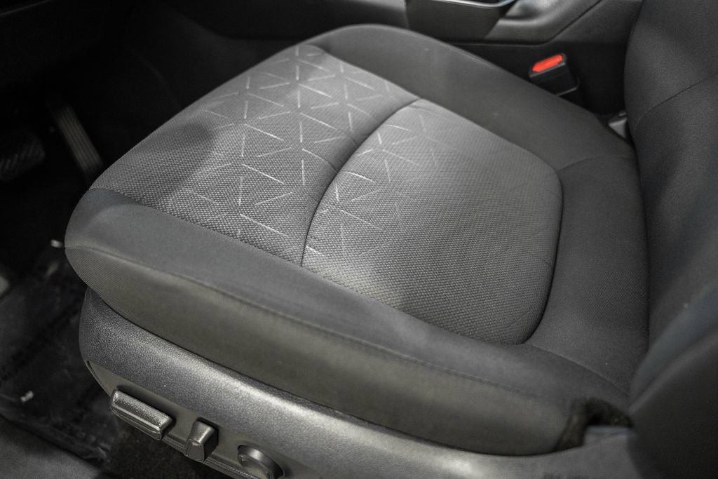 Used 2025 Toyota RAV4 XLE image 30