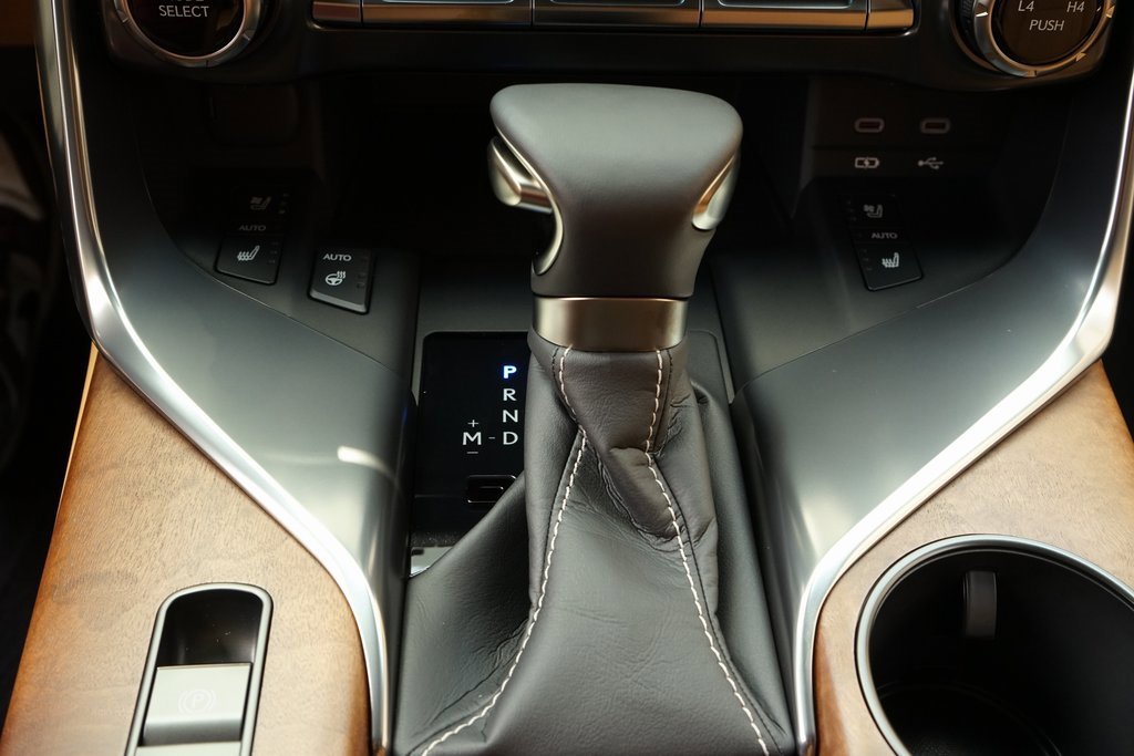 Used 2025 Lexus LX 600 4WD w/ Luxury Package image 19