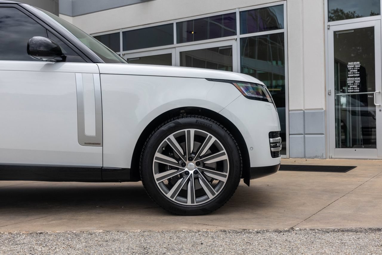 Used 2025 Land Rover Range Rover Long Wheelbase Autobiography AWD/4WD image 6