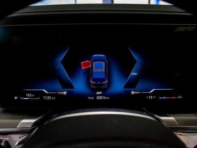 Used 2026 BMW 740i xDrive w/ Executive Package image 17