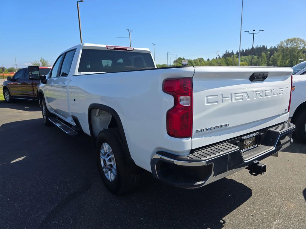 Used 2025 Chevrolet Silverado 2500 LT w/ Convenience Package AWD/4WD image 5
