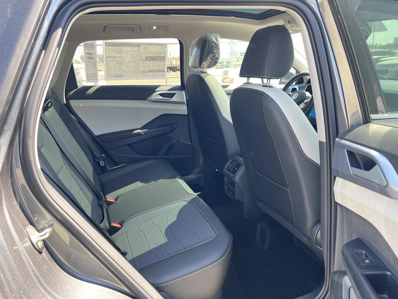 New 2025 Volkswagen Taos SE image 31