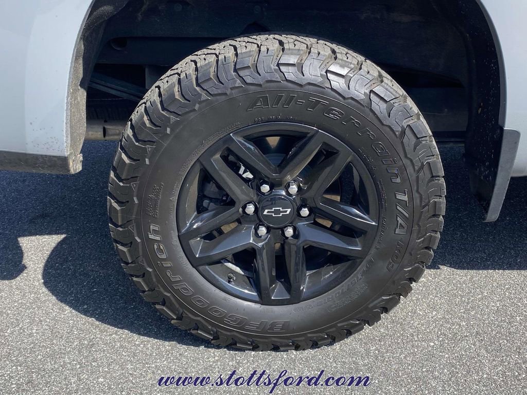 Used 2025 Chevrolet Silverado 1500 Custom Trail Boss w/ Dark Appearance Package image 7