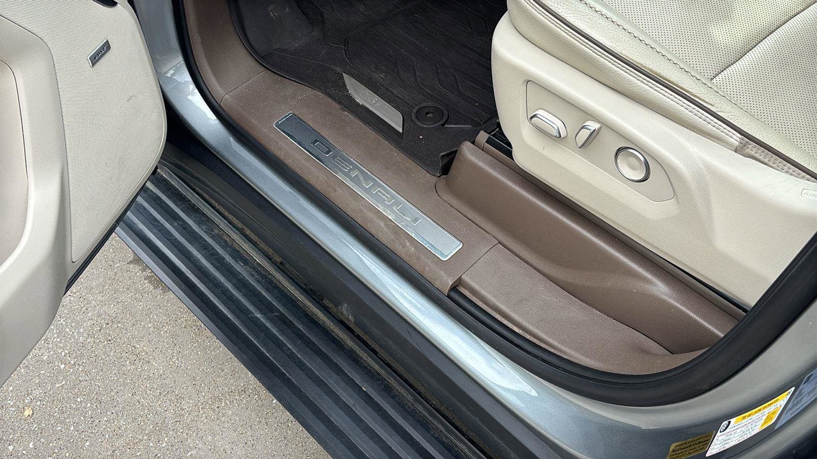 Used 2024 GMC Yukon XL Denali w/ Max Trailering Package image 15