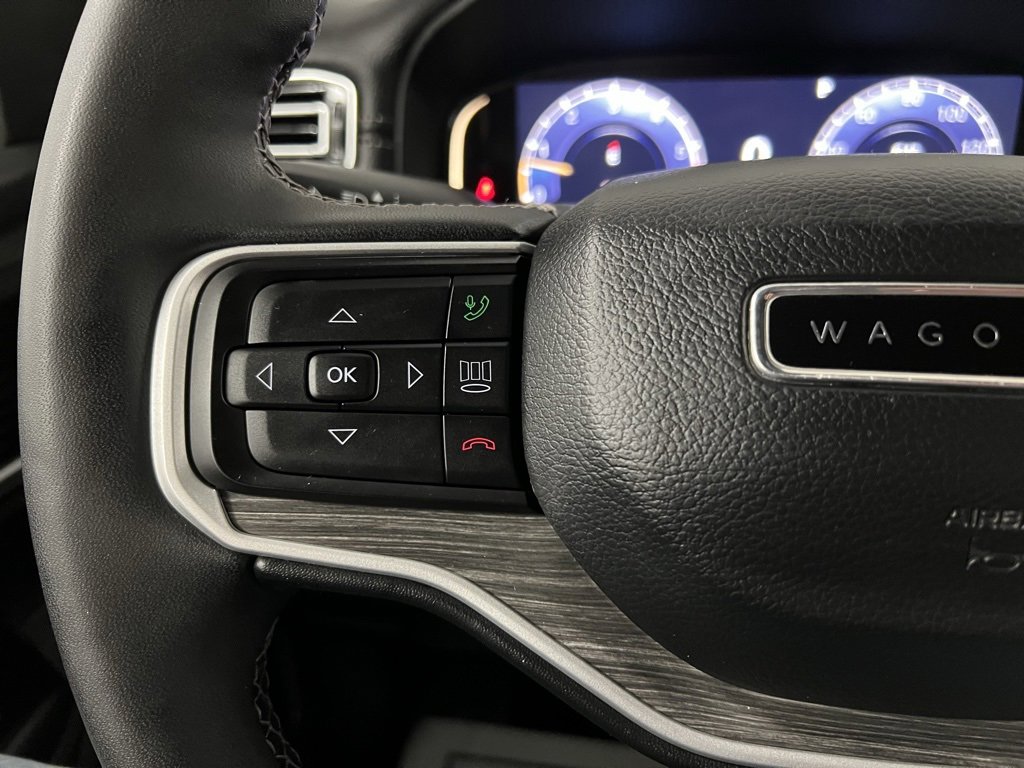 Used 2023 Jeep Wagoneer L Series III w/ Premium Group I image 34