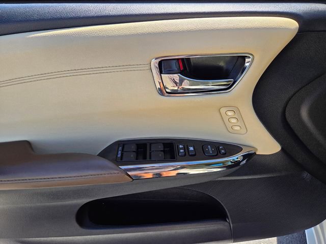 Used 2016 Toyota Avalon XLE Premium image 18