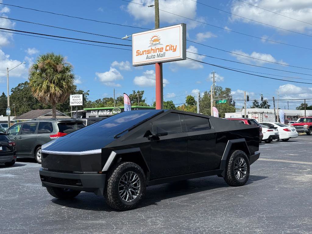 Used 2024 Tesla Cybertruck AWD Crew Cab image 1