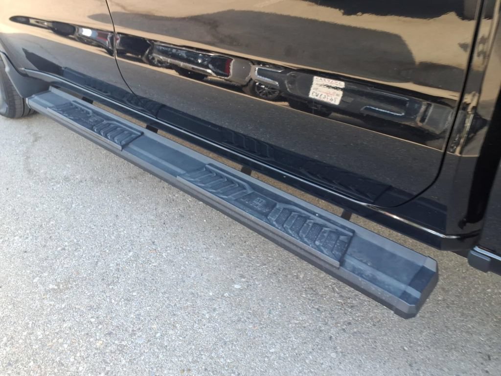 Used 2023 Chevrolet Silverado 1500 Custom w/ LPO, Dark Essentials Package RWD image 10