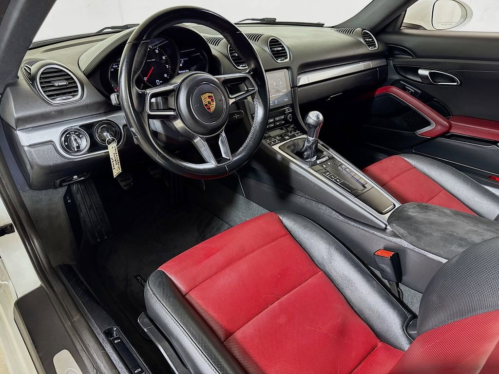 Used 2018 Porsche 718 Cayman RWD image 7