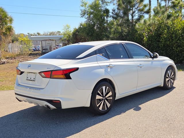 Used 2021 Nissan Altima 2.5 SV w/ SV Premium Package image 4