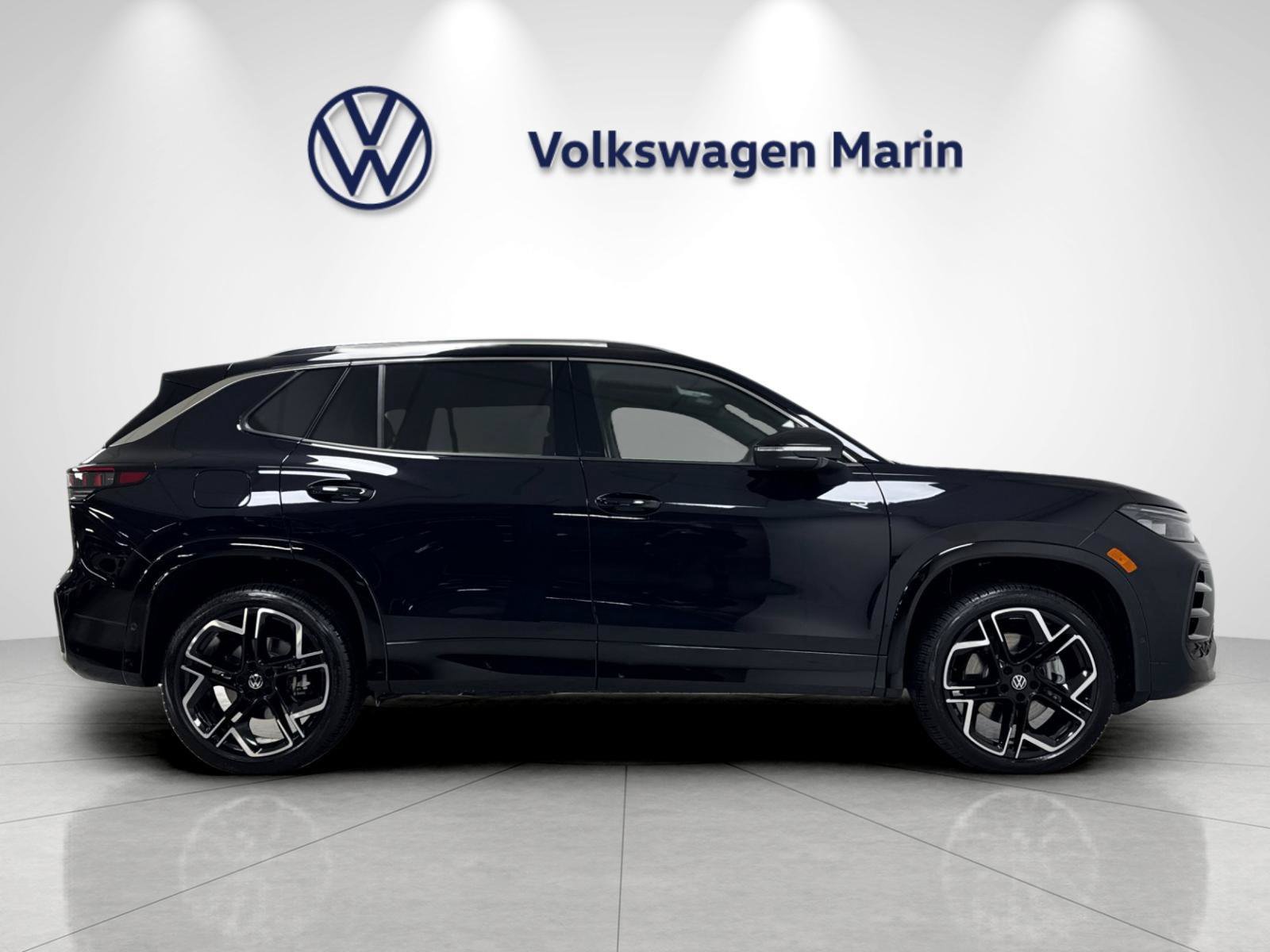New 2026 Volkswagen Tiguan SEL R-Line AWD/4WD image 6