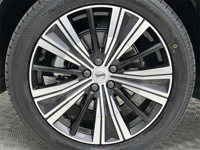 Certified 2023 Volvo XC60 B5 Plus w/ Climate Package image 10