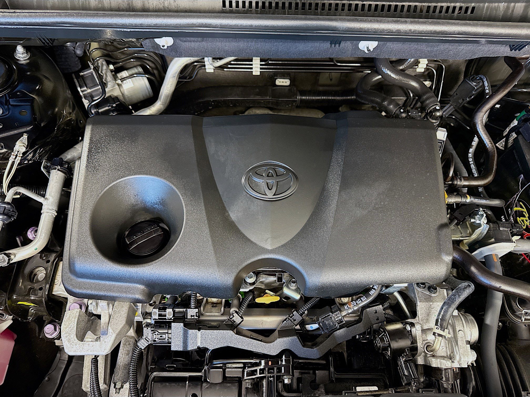 Used 2022 Toyota RAV4 XLE image 39
