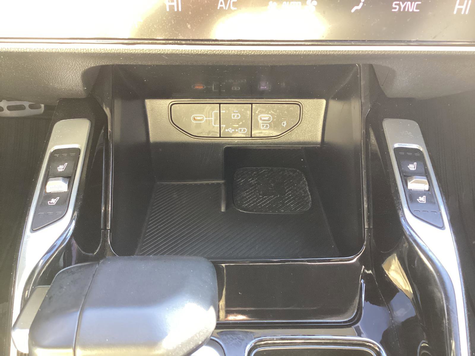 Used 2024 Kia Sorento SX Prestige w/ Sage Leather Package image 27