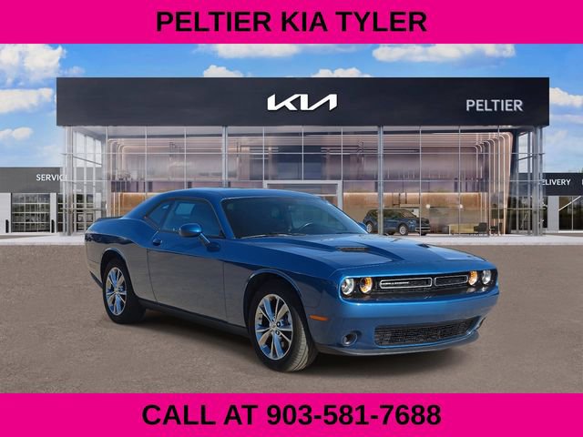 Used 2023 Dodge Challenger SXT image 1