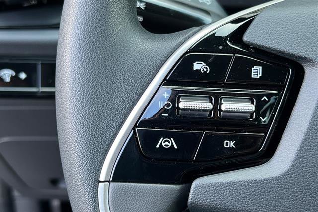 New 2026 Kia Niro LX image 25